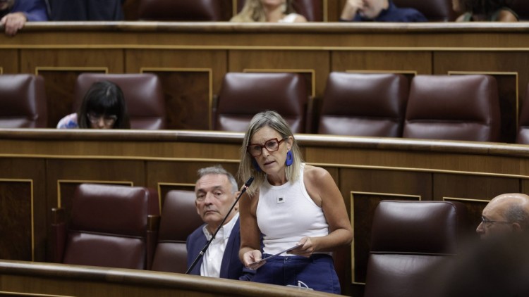 Sagastizabalek Gobernuari , CUME jasotzeko eskubidea duten pertsonentzako laguntzei buruz: 