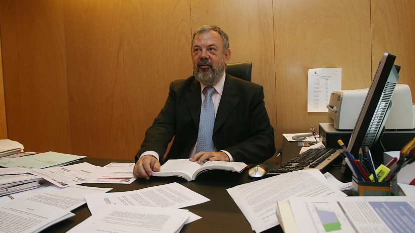Azpiazuk Rajoyri eskatu dio hazteko egiazko politika susta dezala Europan