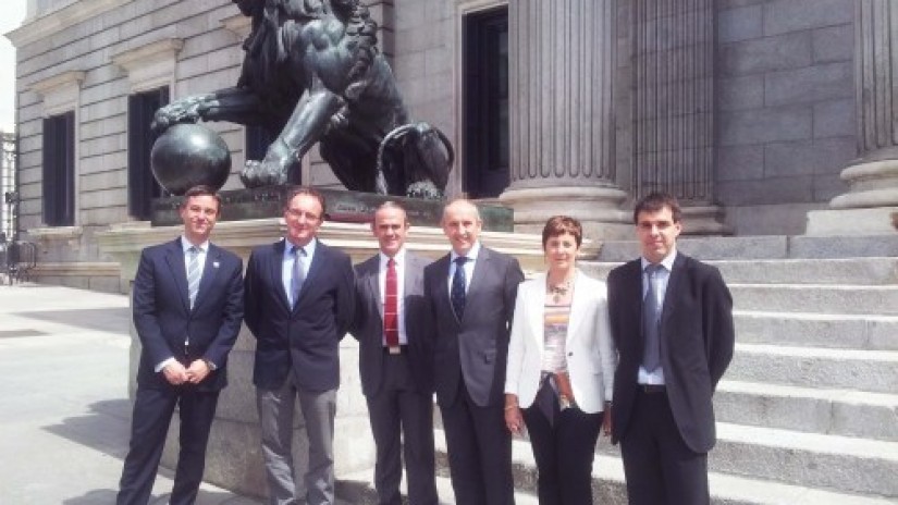 EAJk unibertsitateetan txandaketa-prestakuntza sustatzeko aurkeztu duen ekimena onartu du Kongresuak