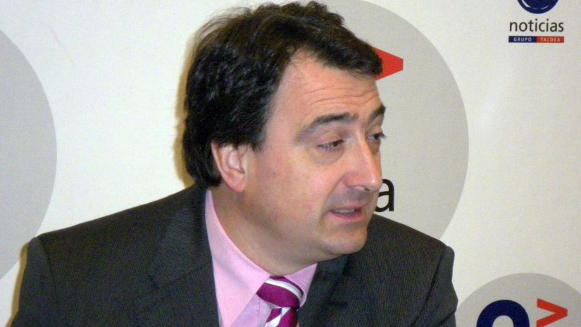 Aitor Esteban cree que Patxi López ha jugado al engaño porque sabía que tendría que aplicar el copago sanitario