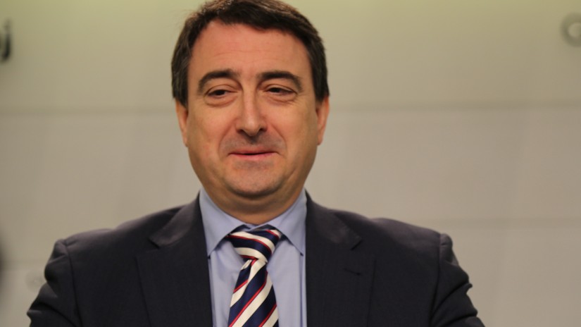 Abiadura Handiko Trenbideko ‘Bergarako Lotuneari’ buruz galdetuko dio Aitor Estebanek Rajoyri