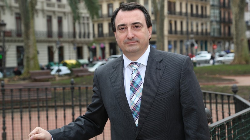 Estebanek salatu du Rajoyren “gogogabetasun eta inmobilismoa Euskadirentzat premiazkoak diren gaiekiko”