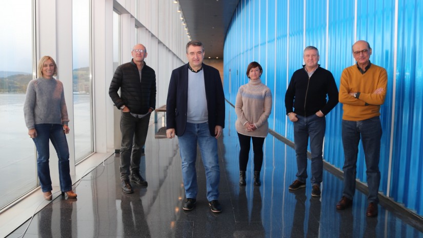 Euskal taldeak zuzenketak planteatu dizkie bankuen eta energia-enpresen gaineko zergei