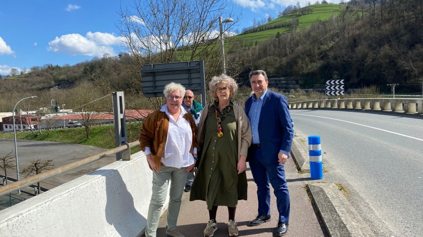 Aitor Estebanek Legorretan bisitatu zuen Estatuko Aurrekontu Orokorretan jasotzen den tren geltokiaren proiektua