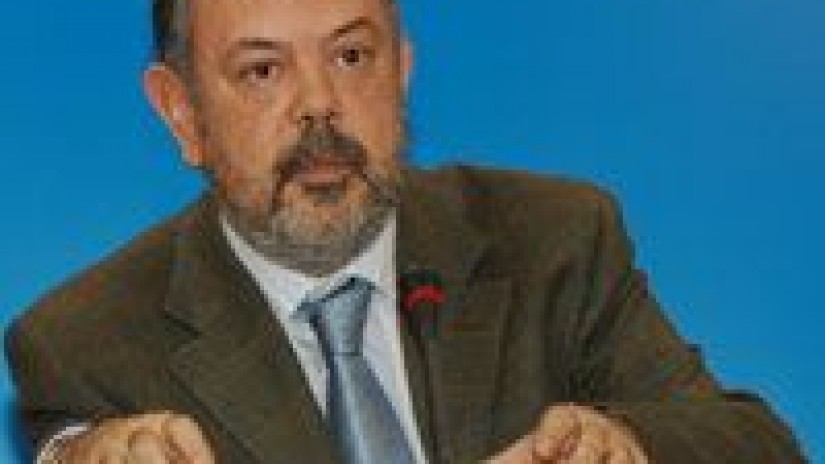 Pedro Azpiazu-k Gobernuari, Sestaoko untziolari buruz galdetu dio.