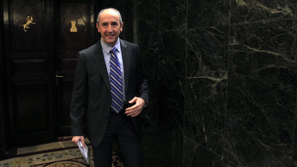 Josu Erkoreka (EAJ-PNV) bere eserlekuan, Mariano Rajoyren hitzaldia entzuten, Diputatuen Kongresuan.