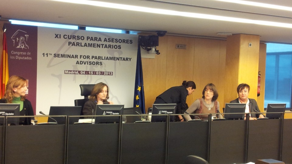 Isabel Sánchez Robles, Diputada de EAJ-PNV, en la Mesa Redonda celebrada en el Congreso