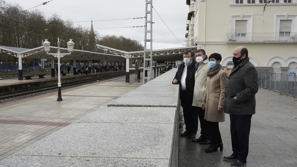 Aitor Esteban, Andoni Ortuzar, José Antonio Suso eta Estefanía Beltrán de Heredia Vitoria Gasteizen