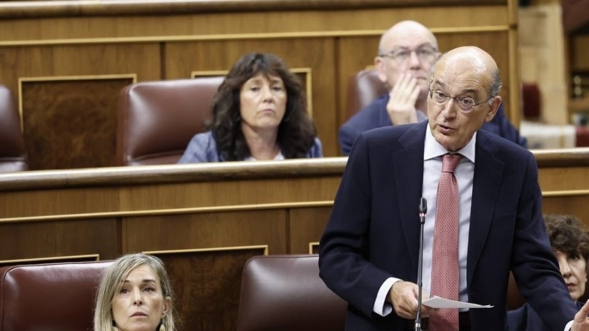Euskal Taldeak Espainiako Gobernuari eskatu dio CNIk eta Barne Ministerioak Eusko Jaurlaritzak ematen dituen zerbitzu publikoen sareak eta informazio-sistemak gainbegiratzeari utz diezaiotela Euskal Taldeak Espainiako Gobernuari eskatu dio CNIk eta Barne Ministerioak Eusko Jaurlaritzak ematen dituen zerbitzu publikoen sareak eta informazio-sistemak gainbegiratzeari utz diezaiotela